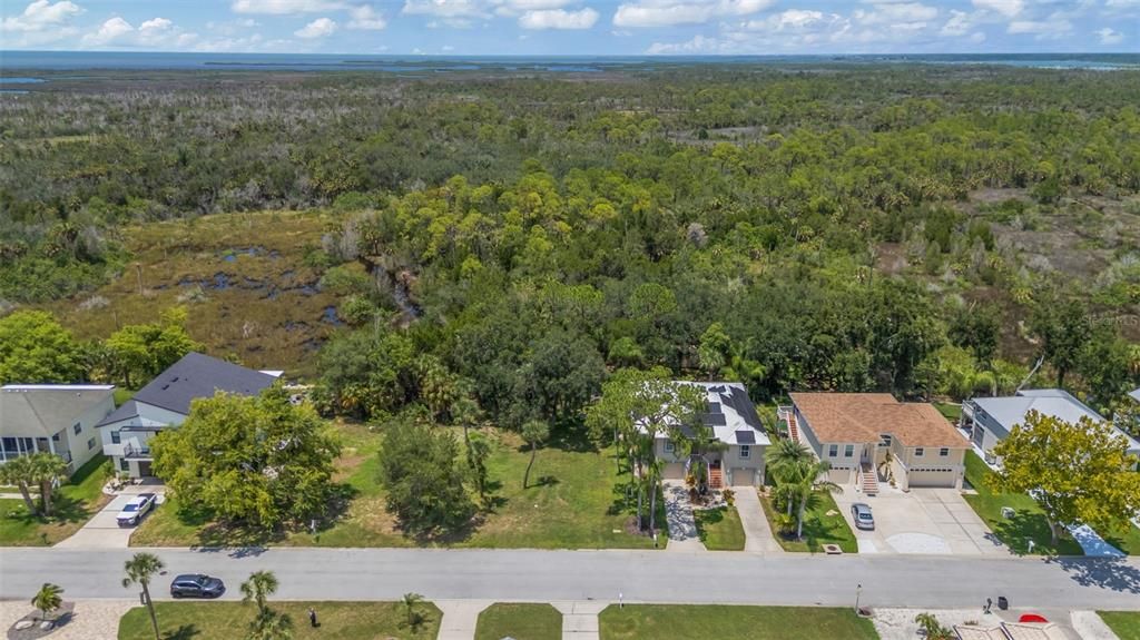 На продажу: $75,000 (0.27 acres)