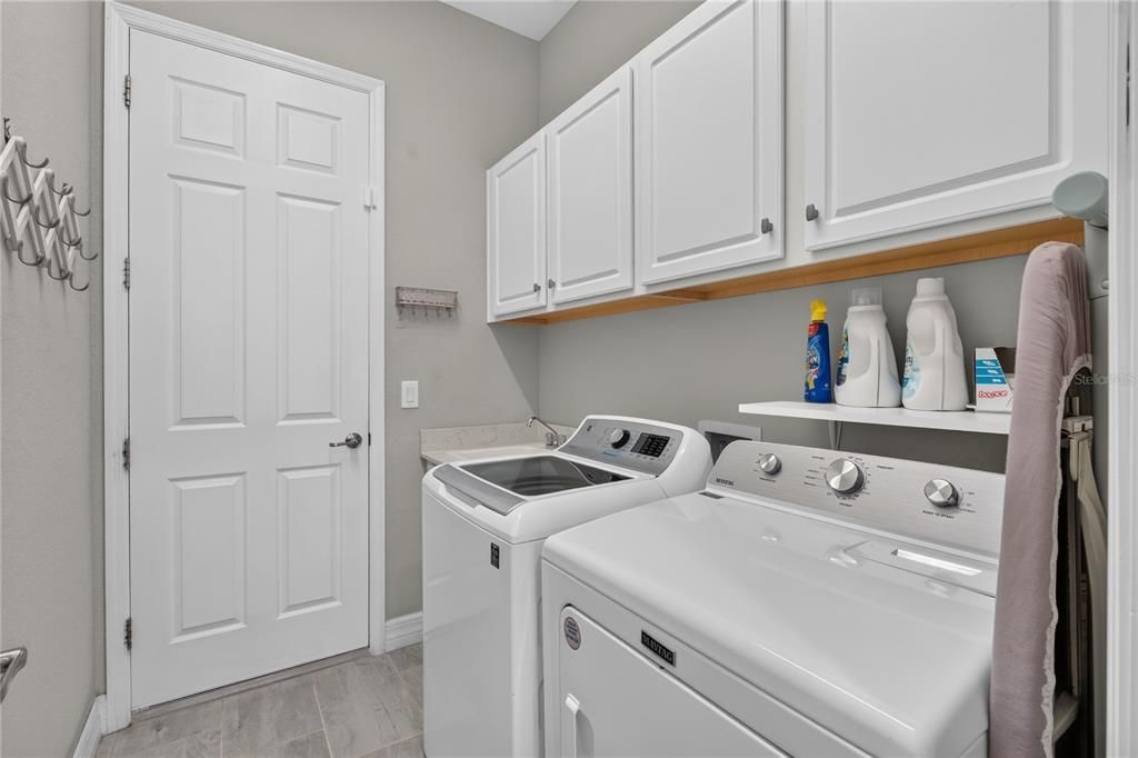 For Sale: $775,000 (3 beds, 2 baths, 2078 Square Feet)
