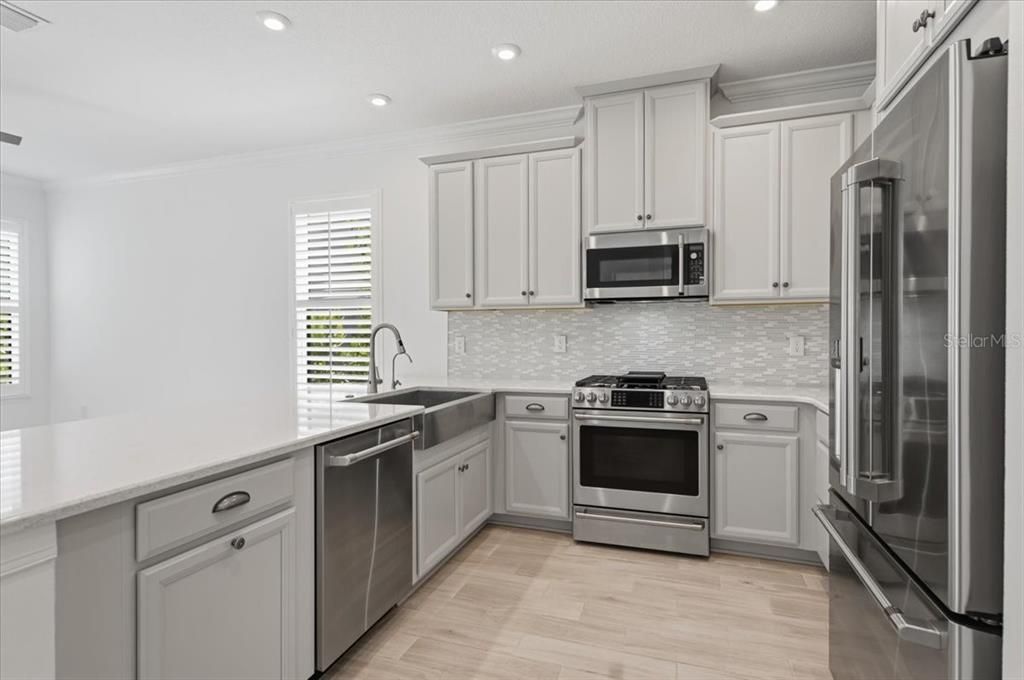 For Sale: $649,900 (4 beds, 2 baths, 2499 Square Feet)