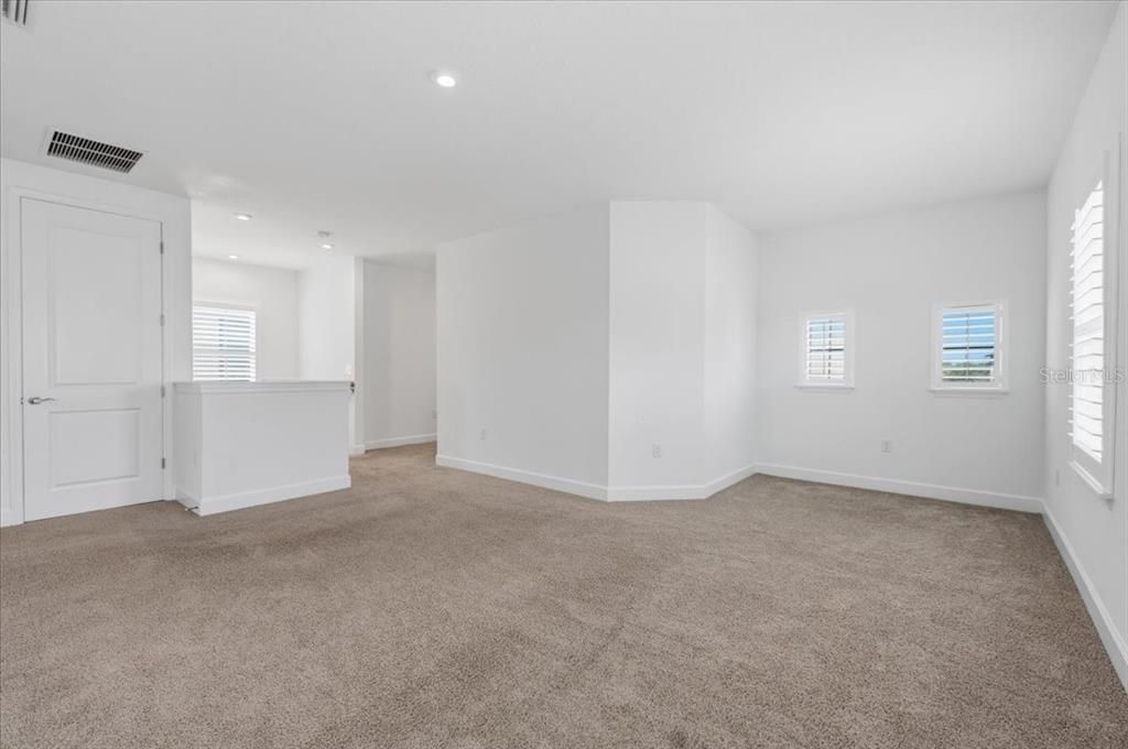 For Sale: $649,900 (4 beds, 2 baths, 2499 Square Feet)