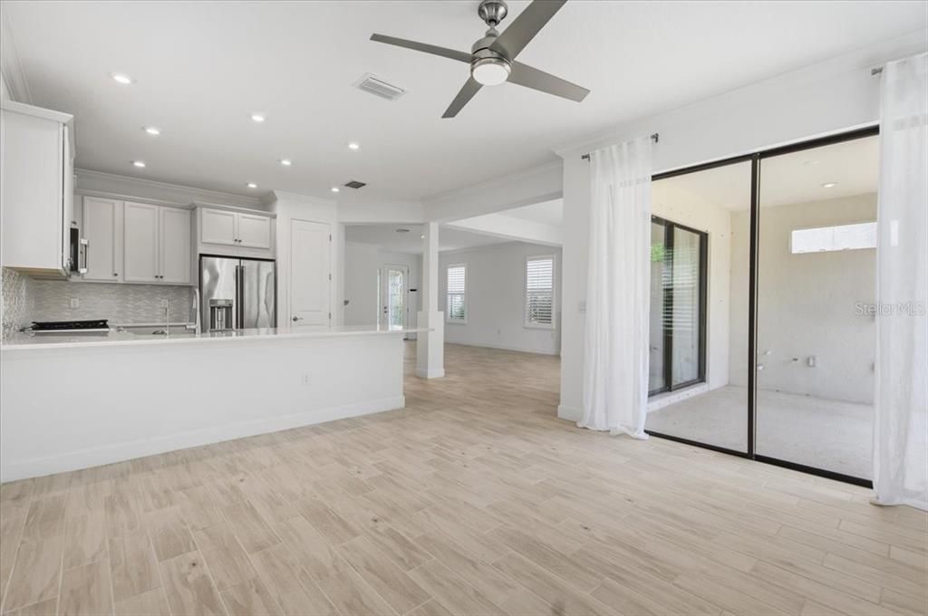 For Sale: $649,900 (4 beds, 2 baths, 2499 Square Feet)