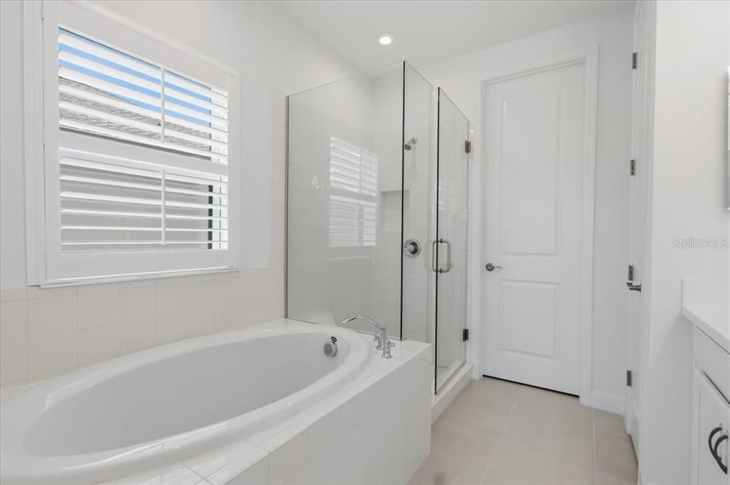 For Sale: $649,900 (4 beds, 2 baths, 2499 Square Feet)