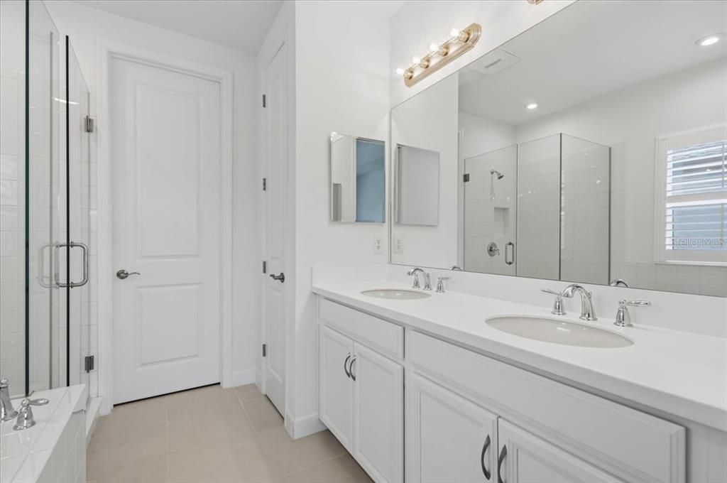 For Sale: $649,900 (4 beds, 2 baths, 2499 Square Feet)
