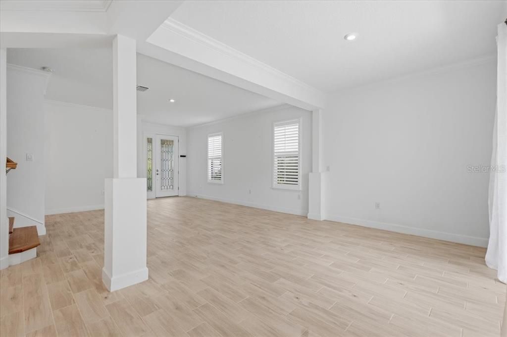 For Sale: $649,900 (4 beds, 2 baths, 2499 Square Feet)