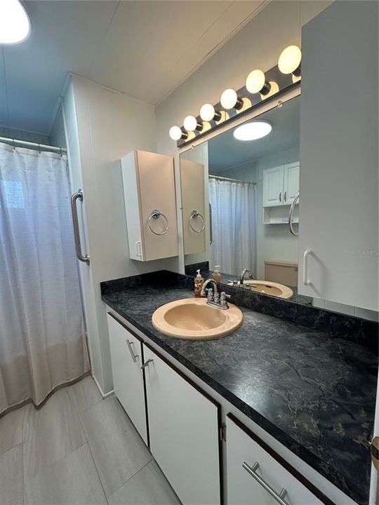 For Rent: $1,500 (2 beds, 1 baths, 624 Square Feet)