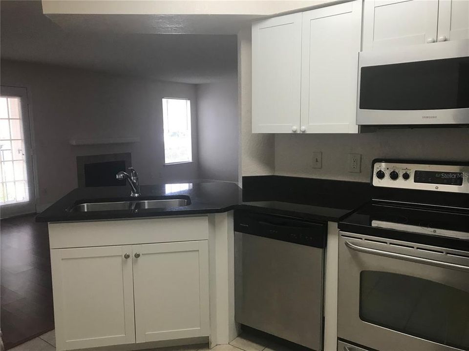 В аренду: $1,600 (2 спален, 2 ванн, 1007 Квадратных фут)