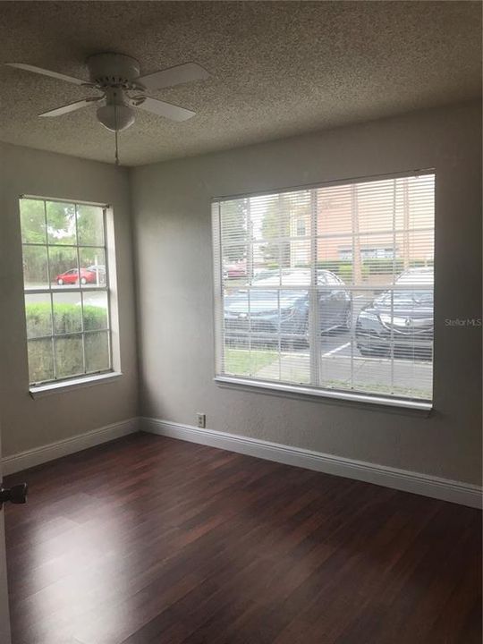 В аренду: $1,600 (2 спален, 2 ванн, 1007 Квадратных фут)