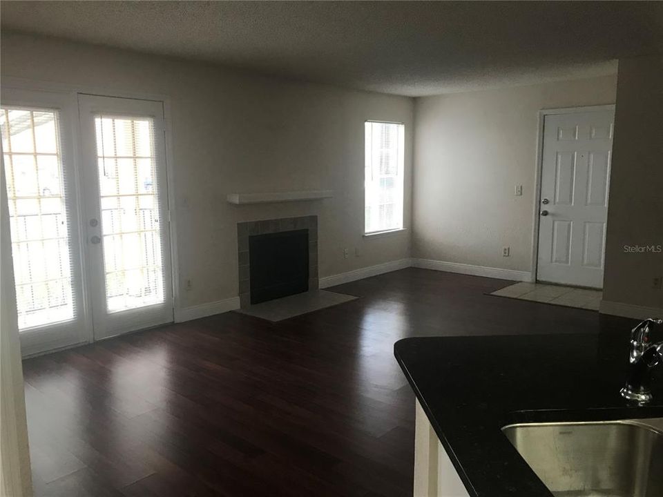В аренду: $1,600 (2 спален, 2 ванн, 1007 Квадратных фут)