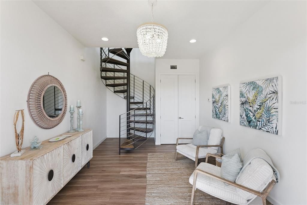 En Venta: $799,000 (3 camas, 3 baños, 1440 Pies cuadrados)