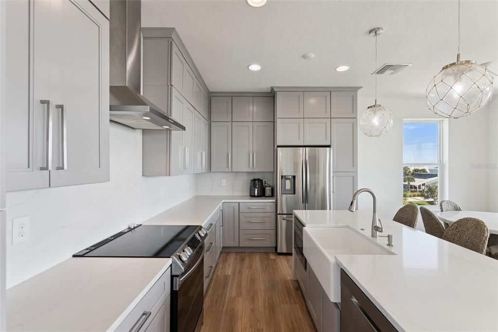 En Venta: $799,000 (3 camas, 3 baños, 1440 Pies cuadrados)