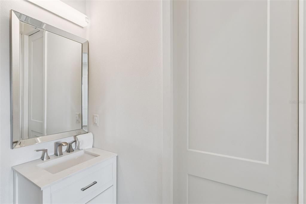 En Venta: $799,000 (3 camas, 3 baños, 1440 Pies cuadrados)