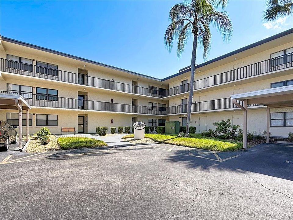 En Venta: $259,900 (2 camas, 2 baños, 970 Pies cuadrados)