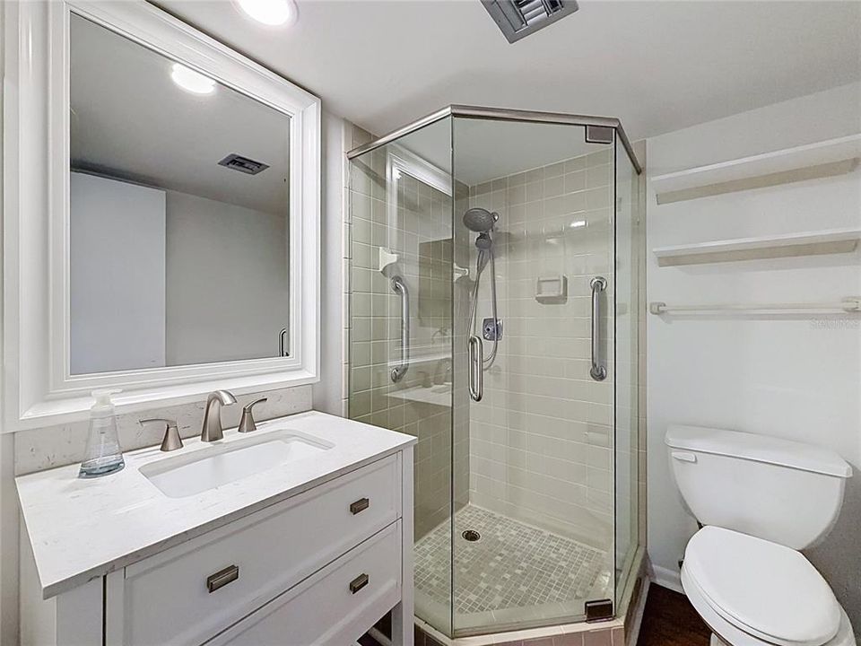 En Venta: $259,900 (2 camas, 2 baños, 970 Pies cuadrados)