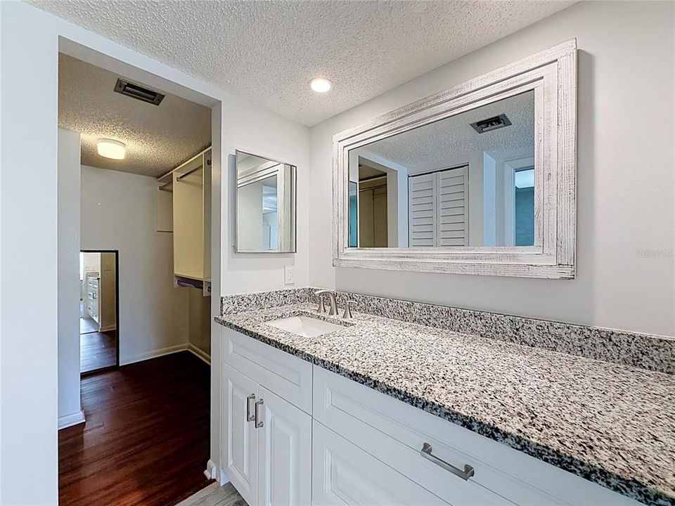 En Venta: $259,900 (2 camas, 2 baños, 970 Pies cuadrados)