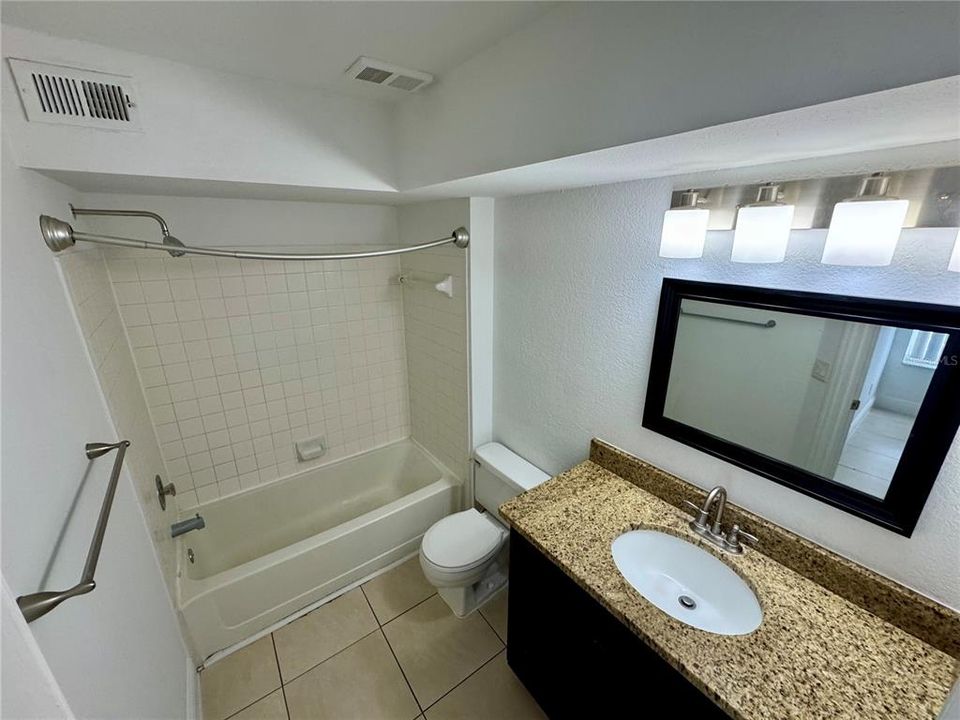 В аренду: $1,600 (2 спален, 2 ванн, 1054 Квадратных фут)