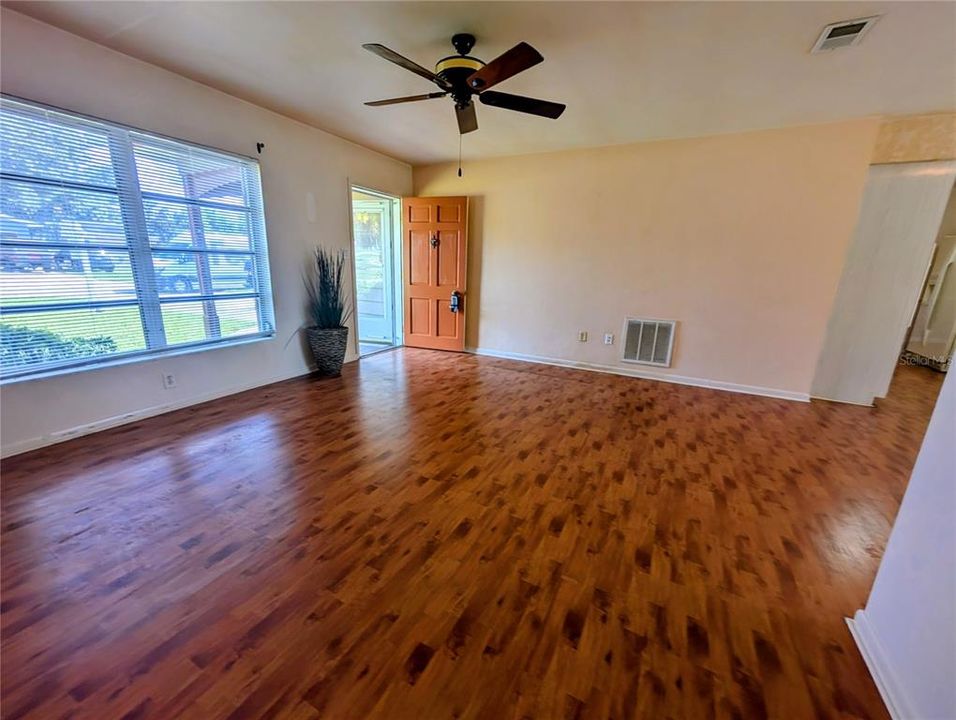 En Venta: $350,000 (2 camas, 1 baños, 1026 Pies cuadrados)