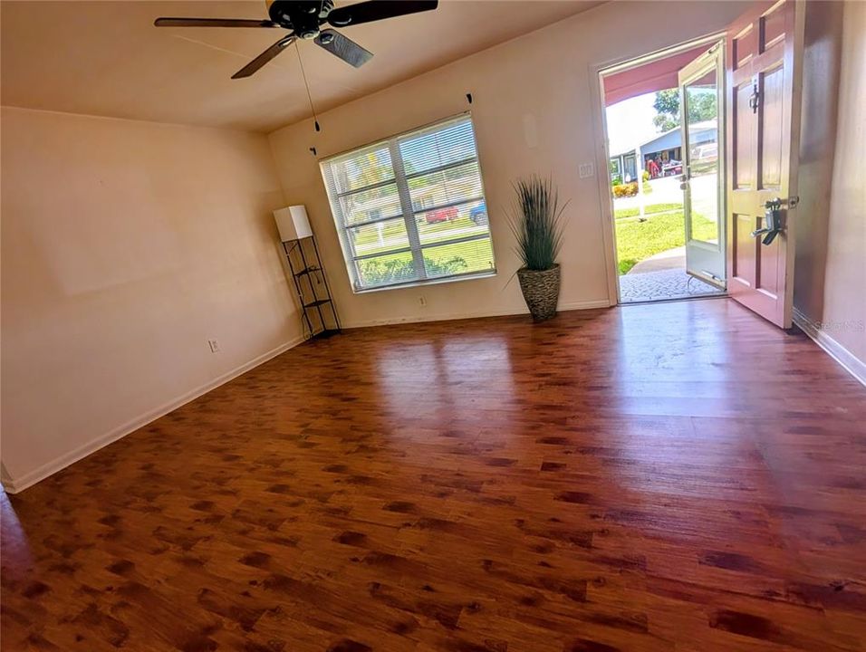 En Venta: $350,000 (2 camas, 1 baños, 1026 Pies cuadrados)