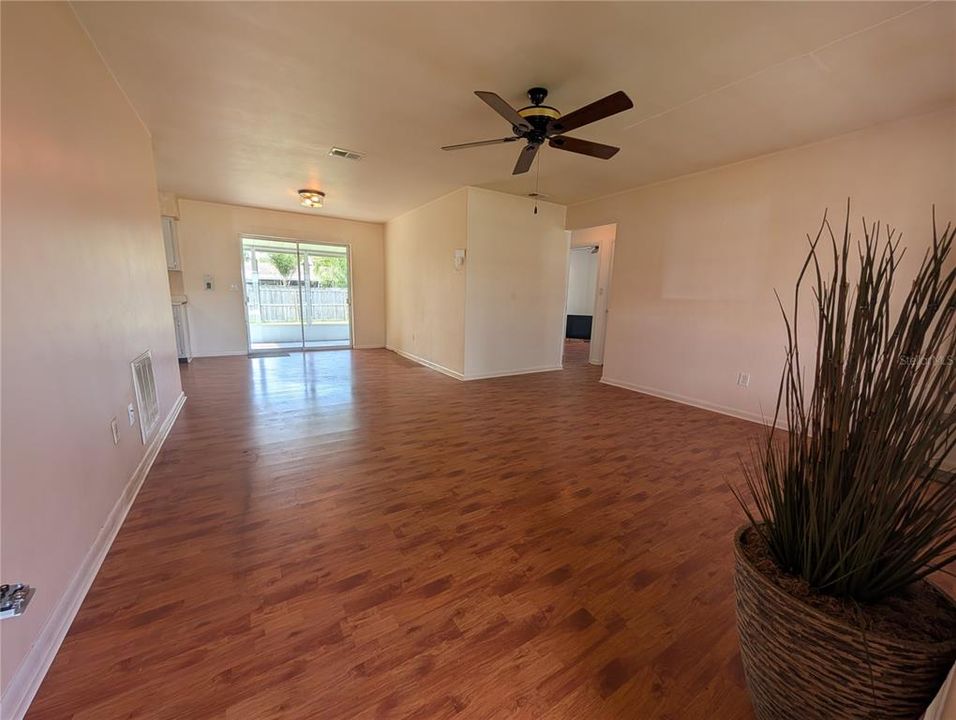 En Venta: $350,000 (2 camas, 1 baños, 1026 Pies cuadrados)