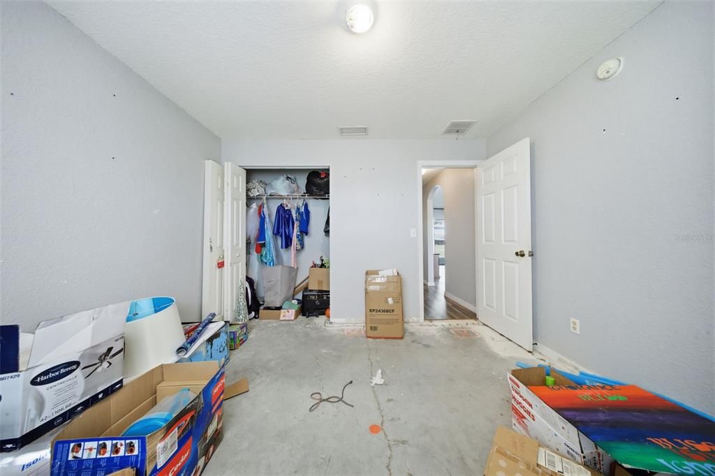 For Sale: $199,000 (3 beds, 2 baths, 1403 Square Feet)