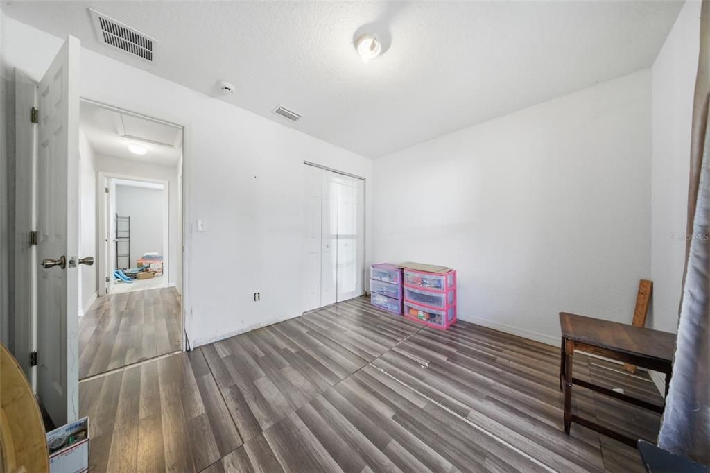 For Sale: $199,000 (3 beds, 2 baths, 1403 Square Feet)