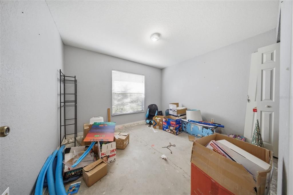 For Sale: $199,000 (3 beds, 2 baths, 1403 Square Feet)