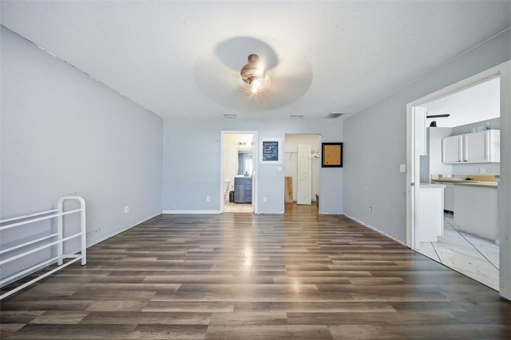 For Sale: $199,000 (3 beds, 2 baths, 1403 Square Feet)
