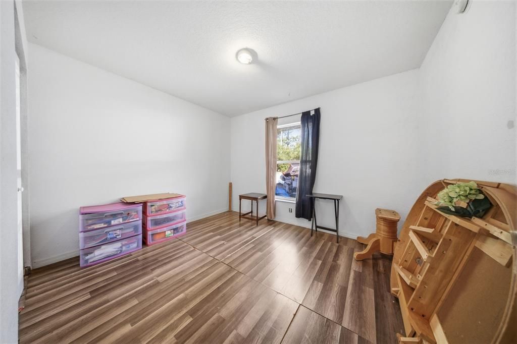 For Sale: $199,000 (3 beds, 2 baths, 1403 Square Feet)