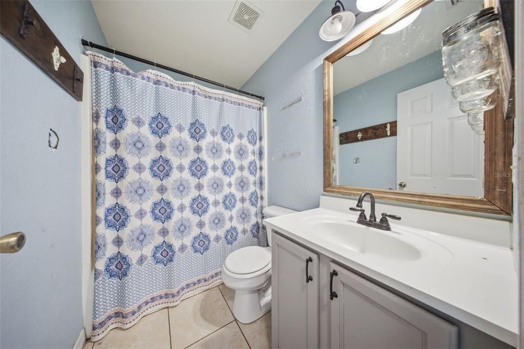 For Sale: $199,000 (3 beds, 2 baths, 1403 Square Feet)