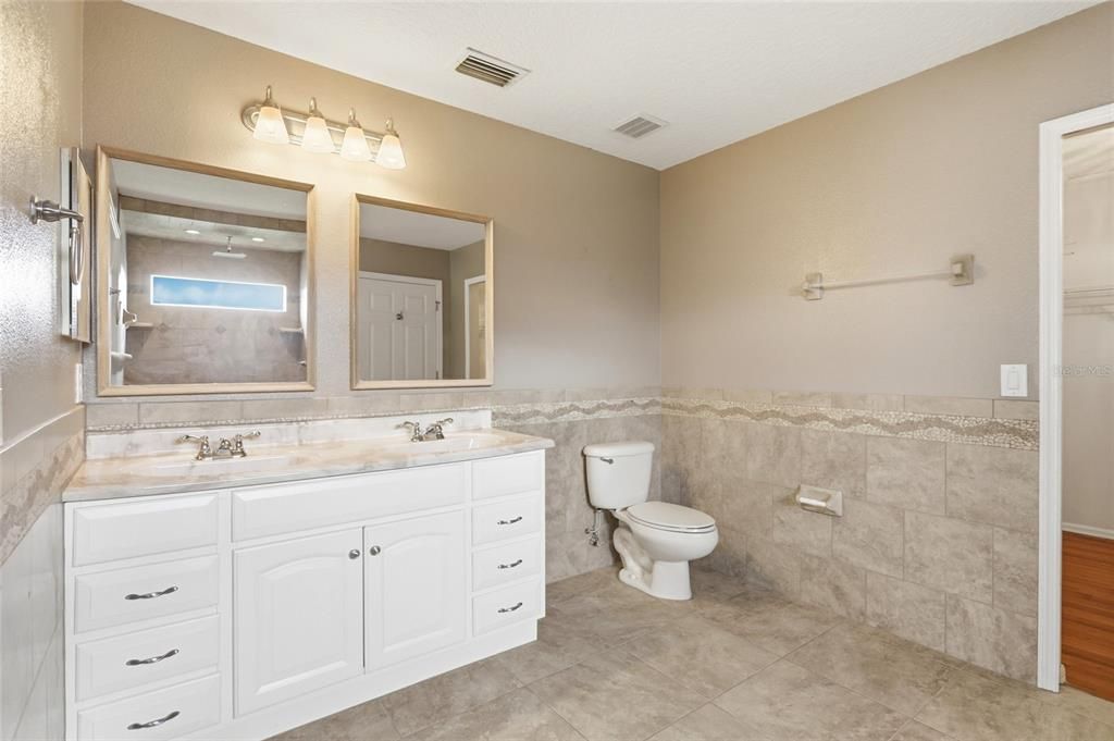 For Sale: $450,000 (3 beds, 2 baths, 2676 Square Feet)