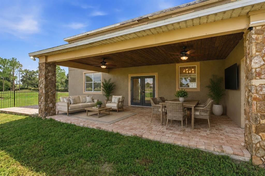 For Sale: $450,000 (3 beds, 2 baths, 2676 Square Feet)