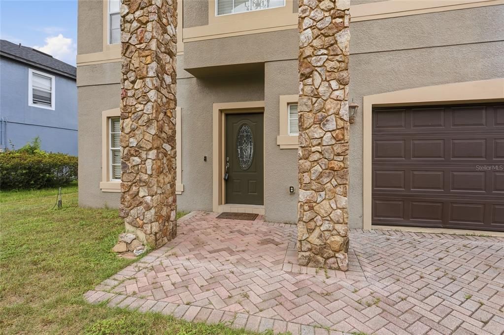 For Sale: $450,000 (3 beds, 2 baths, 2676 Square Feet)