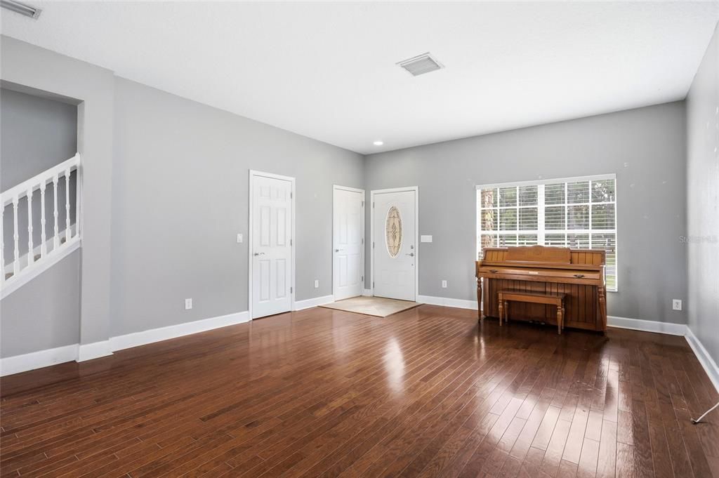 For Sale: $450,000 (3 beds, 2 baths, 2676 Square Feet)