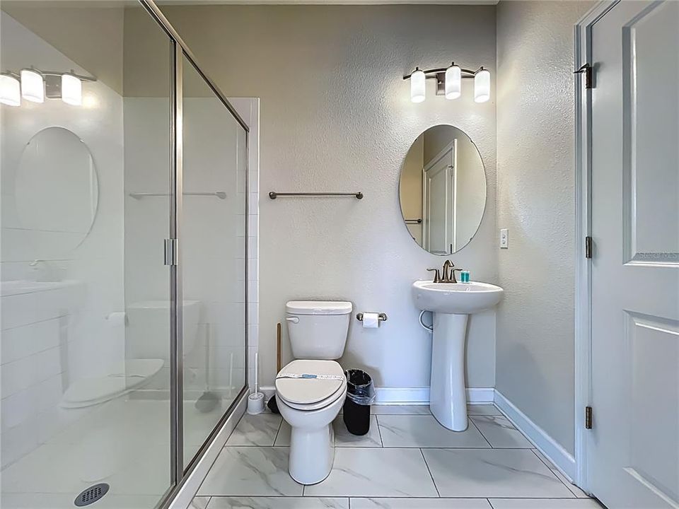 For Sale: $595,000 (6 beds, 5 baths, 3063 Square Feet)