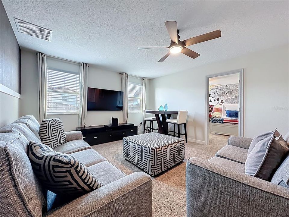 For Sale: $595,000 (6 beds, 5 baths, 3063 Square Feet)