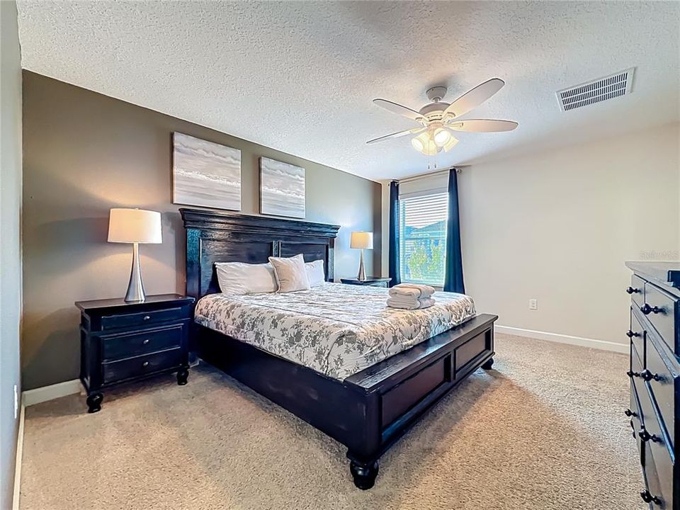 For Sale: $595,000 (6 beds, 5 baths, 3063 Square Feet)