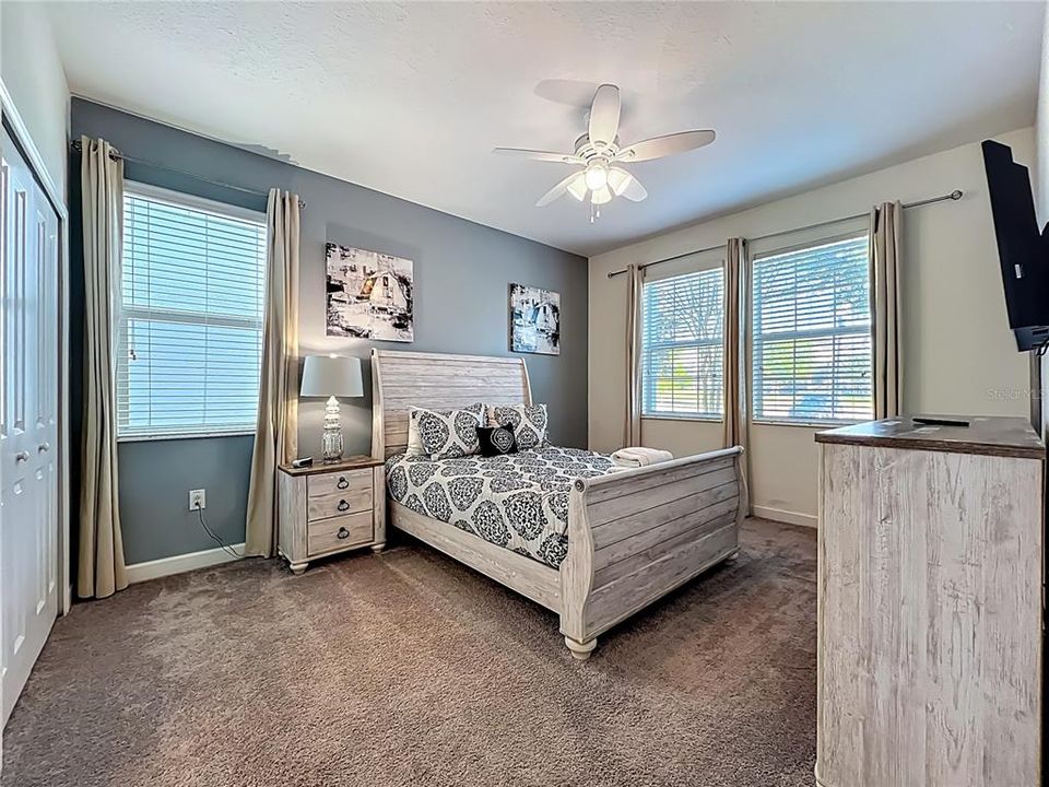 For Sale: $595,000 (6 beds, 5 baths, 3063 Square Feet)