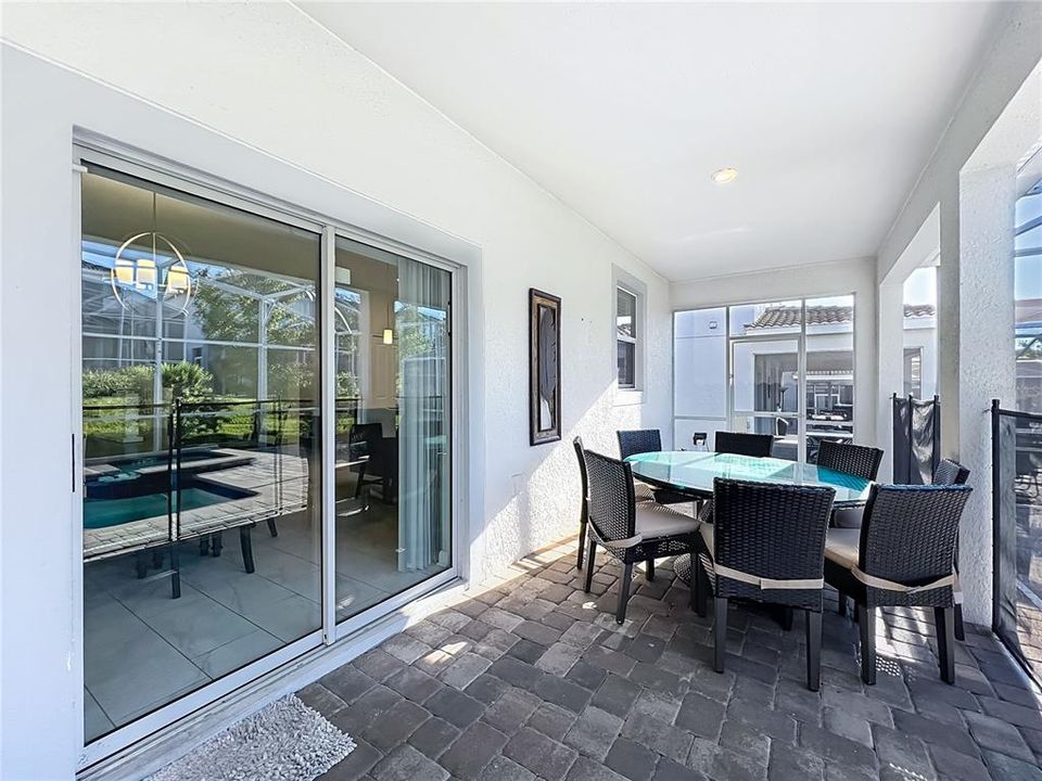 For Sale: $595,000 (6 beds, 5 baths, 3063 Square Feet)