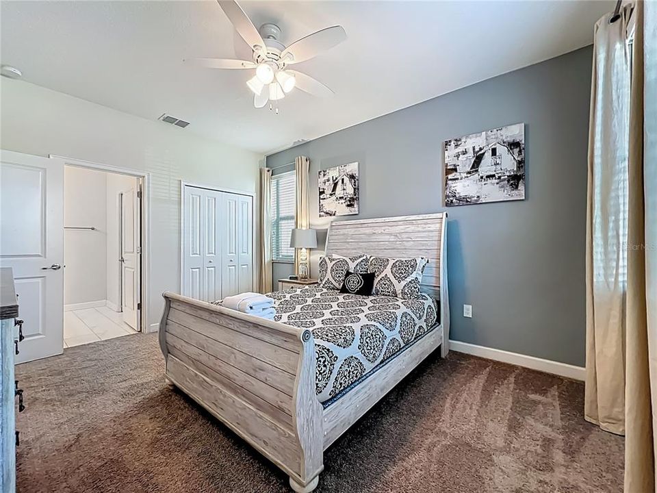 For Sale: $595,000 (6 beds, 5 baths, 3063 Square Feet)