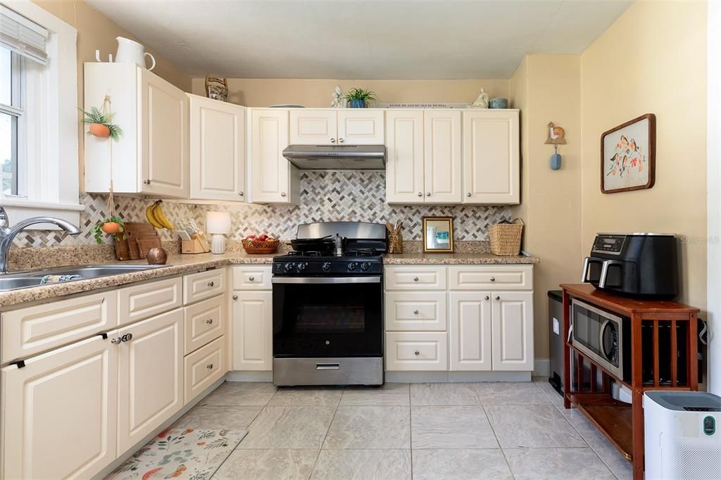 For Sale: $369,900 (3 beds, 0 baths, 1776 Square Feet)