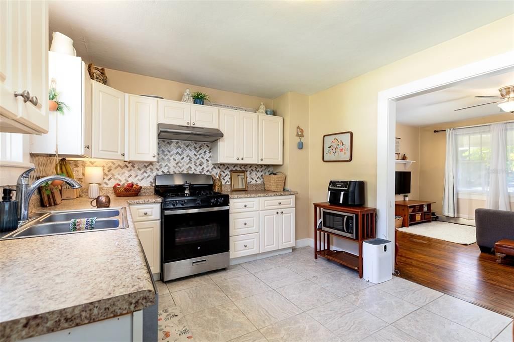 For Sale: $369,900 (3 beds, 0 baths, 1776 Square Feet)