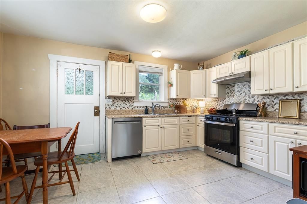 For Sale: $369,900 (3 beds, 0 baths, 1776 Square Feet)