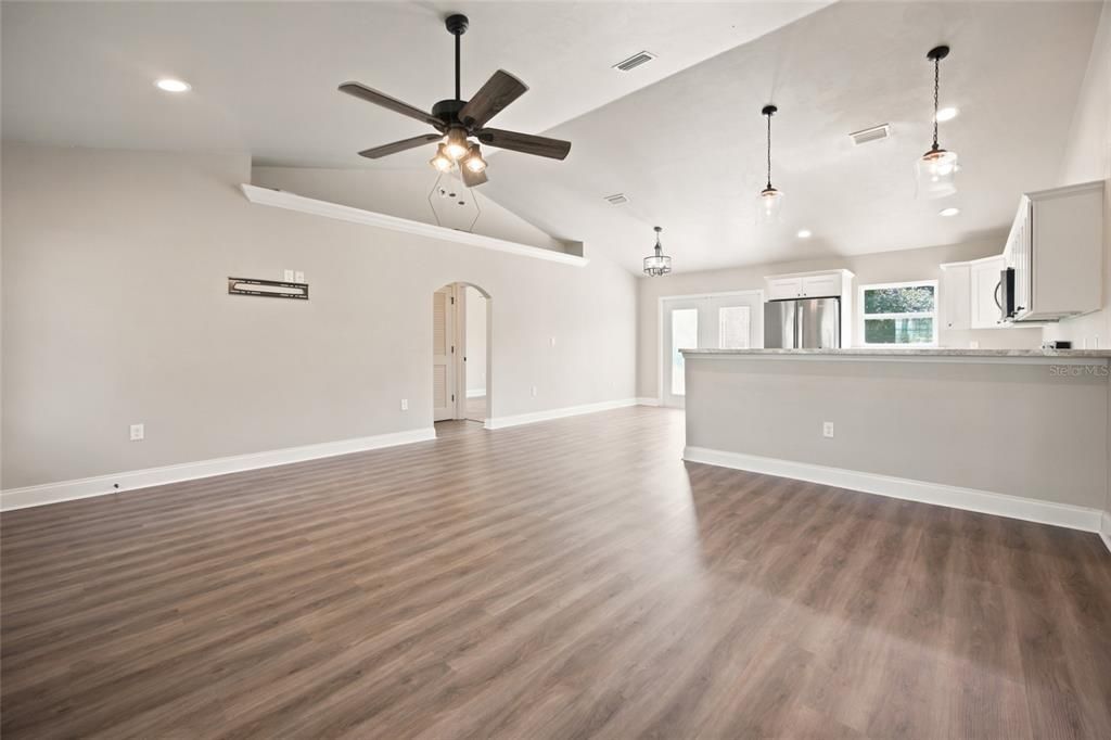 En Venta: $249,999 (3 camas, 2 baños, 1290 Pies cuadrados)