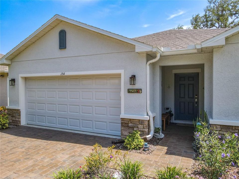 For Sale: $418,000 (4 beds, 2 baths, 1819 Square Feet)