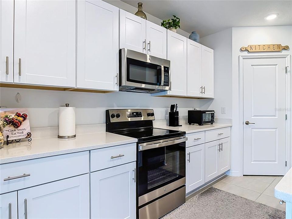 For Sale: $418,000 (4 beds, 2 baths, 1819 Square Feet)