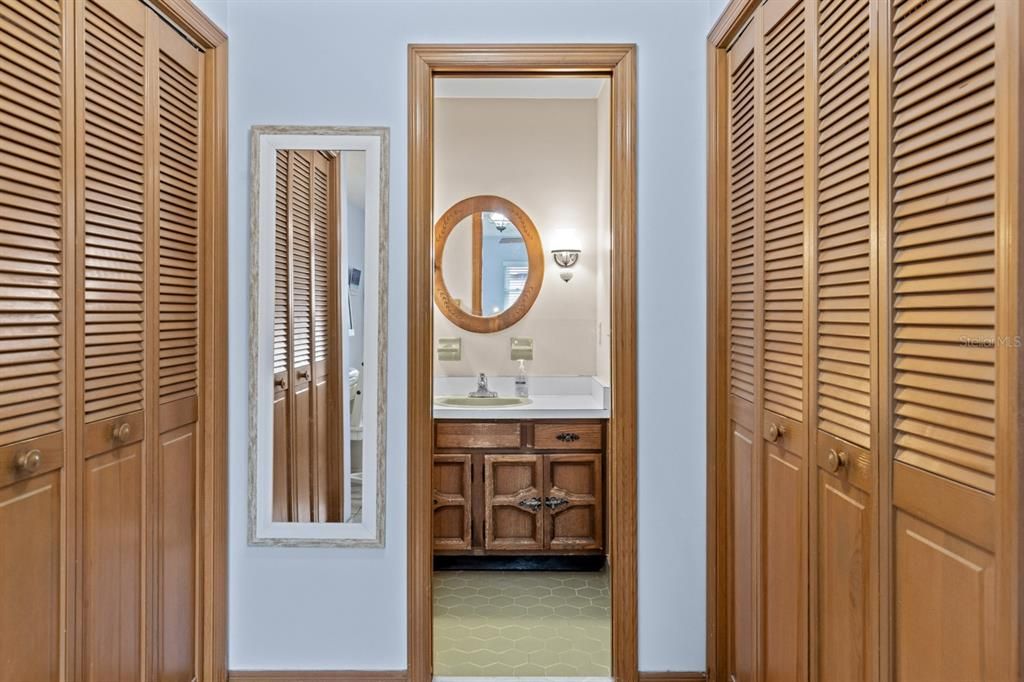 На продажу: $469,000 (3 спален, 2 ванн, 2061 Квадратных фут)