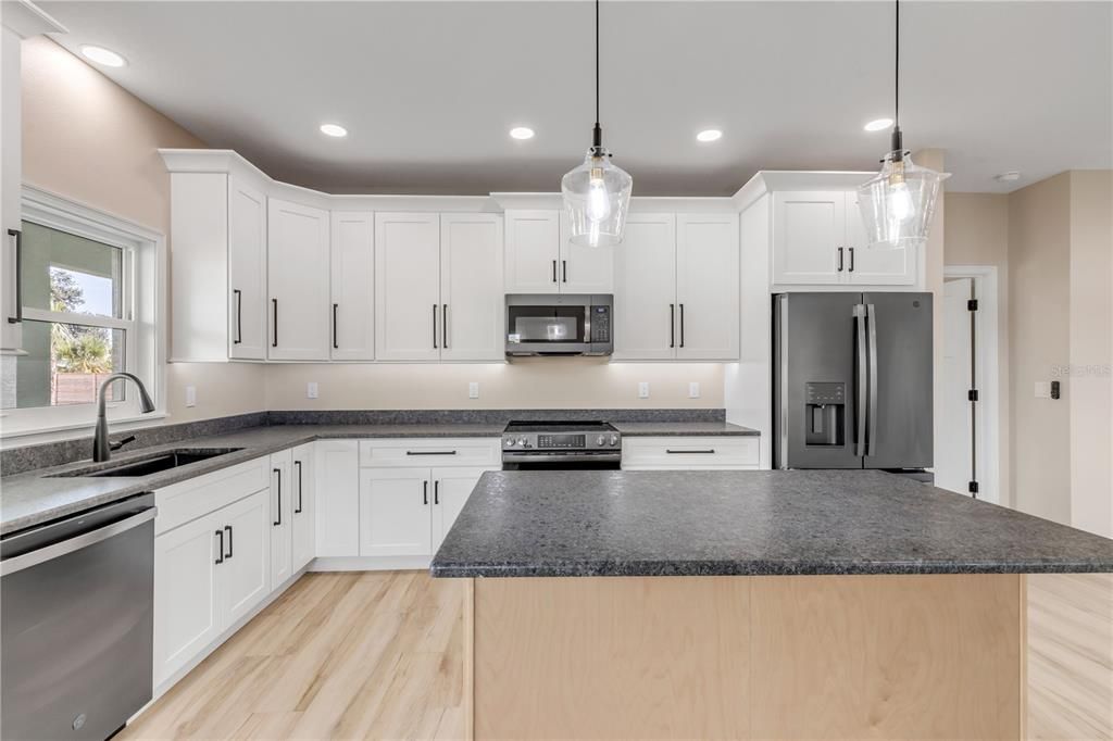 En Venta: $639,000 (3 camas, 2 baños, 1843 Pies cuadrados)