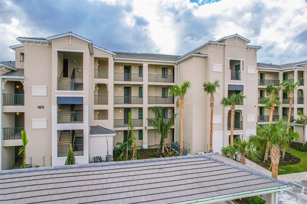 For Rent: $2,100 (2 beds, 2 baths, 1121 Square Feet)