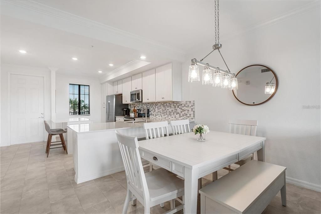 For Rent: $2,100 (2 beds, 2 baths, 1121 Square Feet)
