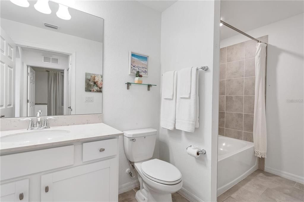 For Rent: $2,100 (2 beds, 2 baths, 1121 Square Feet)