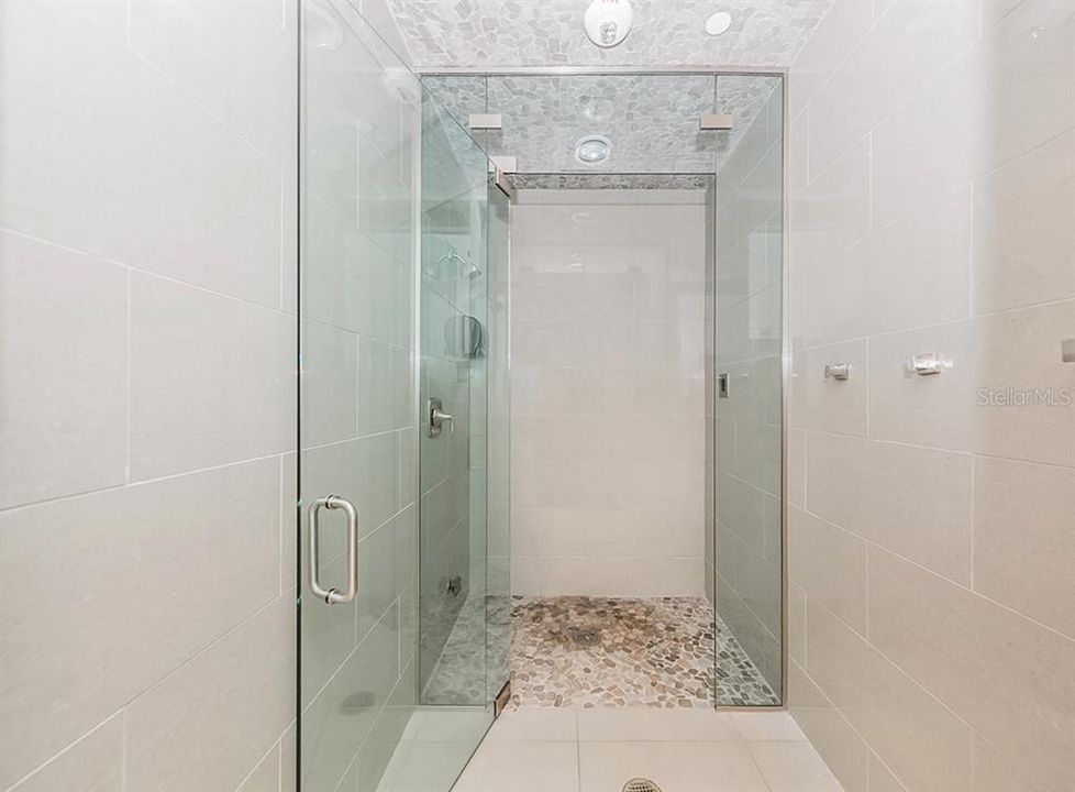 For Rent: $2,100 (2 beds, 2 baths, 1121 Square Feet)